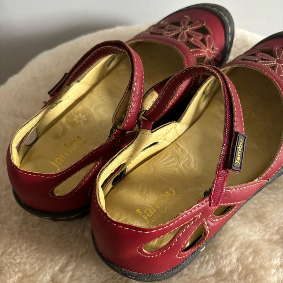 Jambu Vegan leather Red Wildflower Mary Jane sandal, size 8.5 - Picture 3 of 6